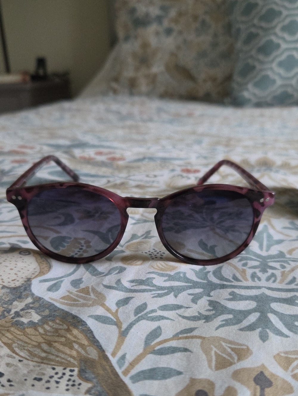Women's Round Sunglasses in Purple Tortoiseshell By Prive Revaux